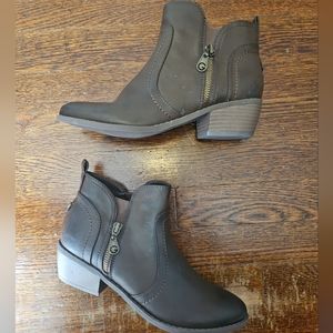 G By Guess Brown Booties size 8